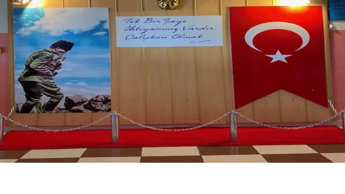 Okulumuzun Atatürk Köşesi Yenilendi